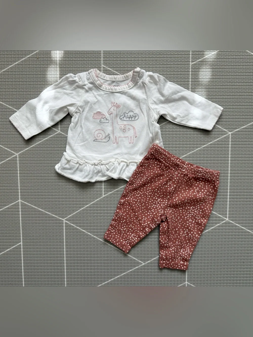 Carters|Baby girl cute boho outfit,rust polka dot leggings & white ruffle top•Nb